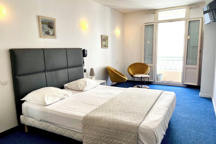 Room 17 of 80