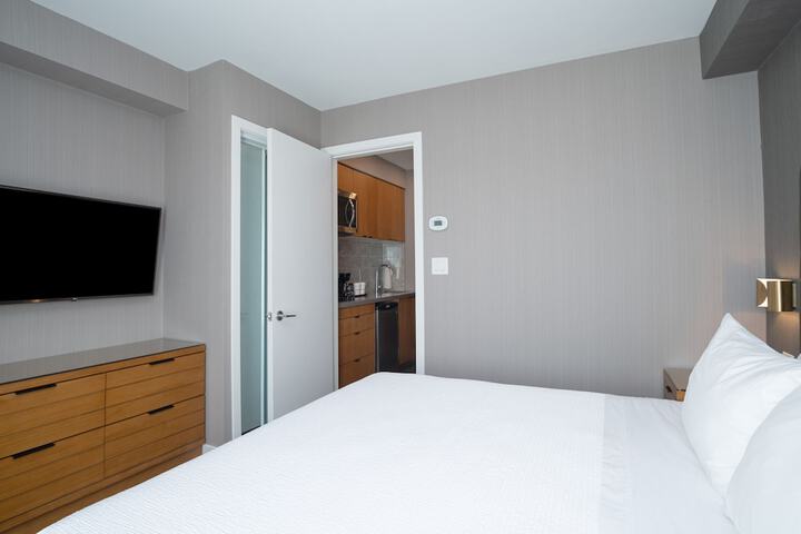1 King Bed (12 of 29)