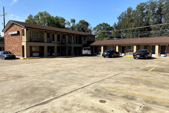 Hotel 4 of 13