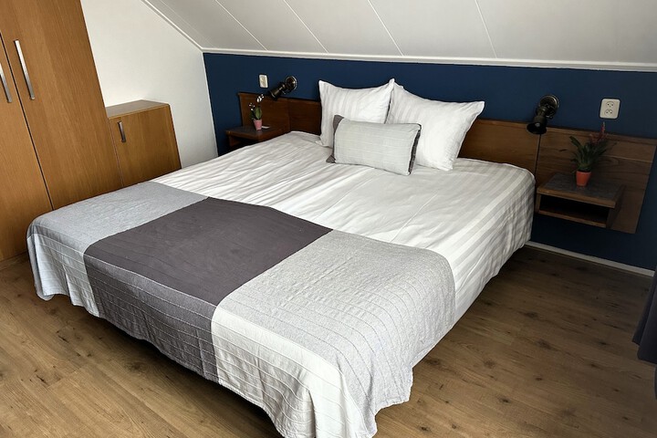Room 5 of 26