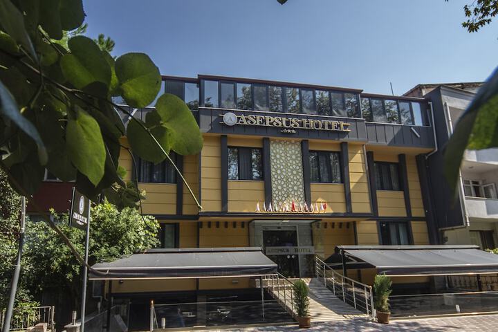 Exterior of Vira 10 Hotel
