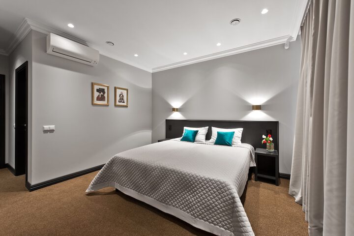 Room 7 of 20