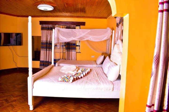 Room 10 of 23