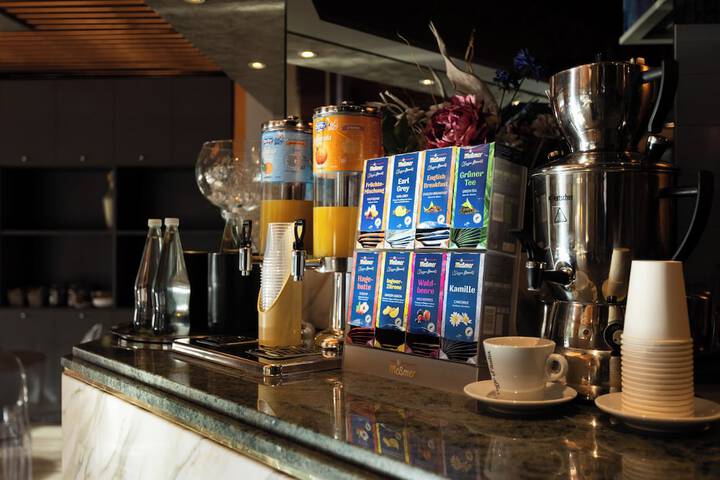 Breakfast/Coffee Service 25 of 33
