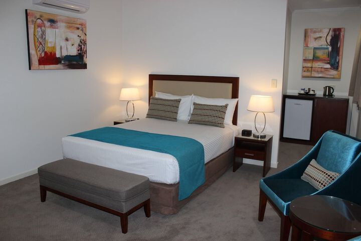 Room 52 of 99