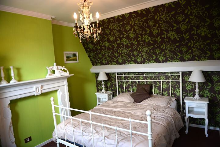 Room 10 of 21
