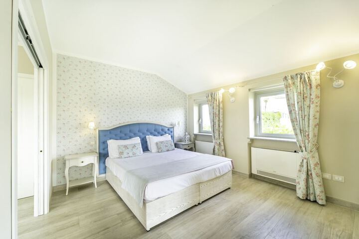 Room 45 of 161