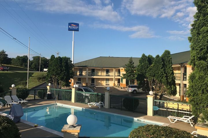 Pools & Facilities