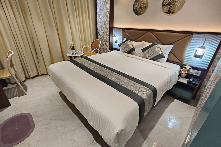 Room 5 of 60