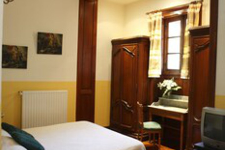 Room 24 of 40