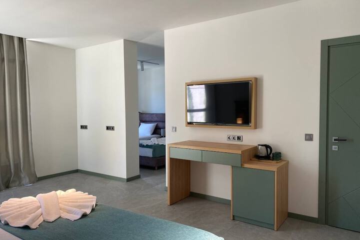 Room 44 of 62