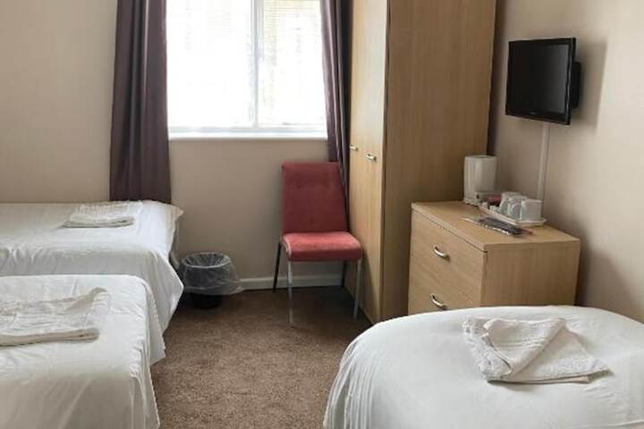 Room 6 of 27