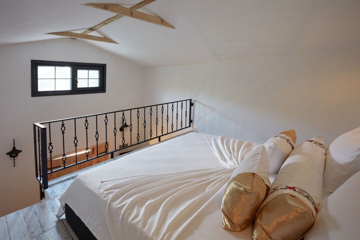 Room 13 of 187