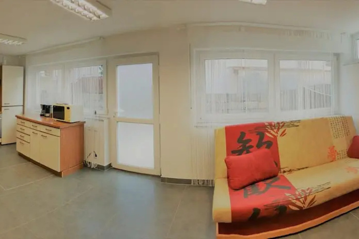 Room 2 of 8
