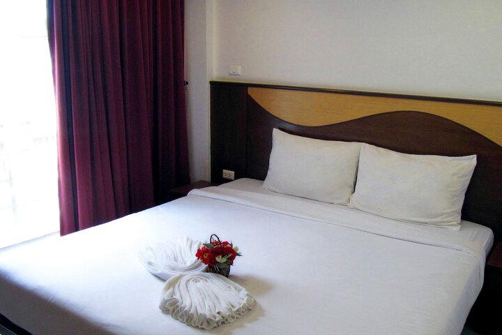 Room 4 of 7