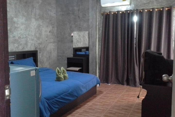 Room 28 of 46