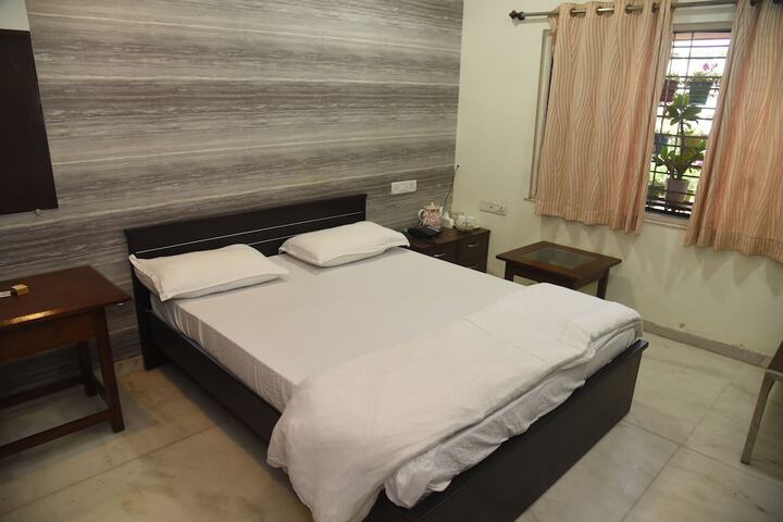 Room 13 of 29