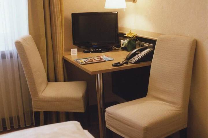 Room 44 of 73