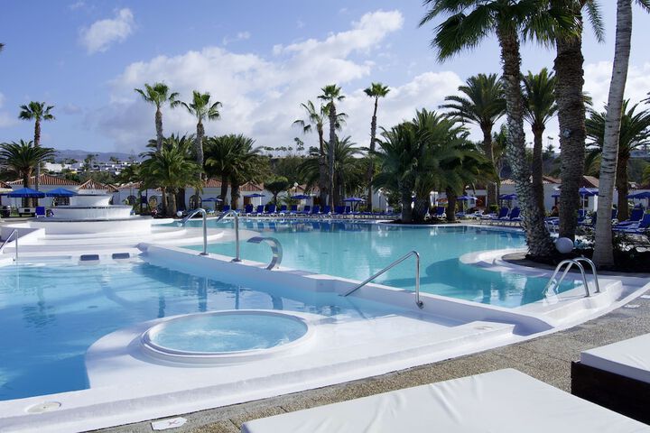 Pools & Facilities
