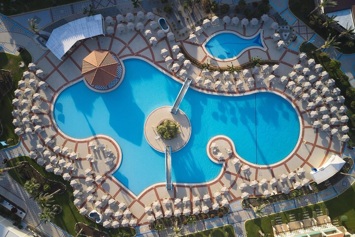 Pool 84 of 193