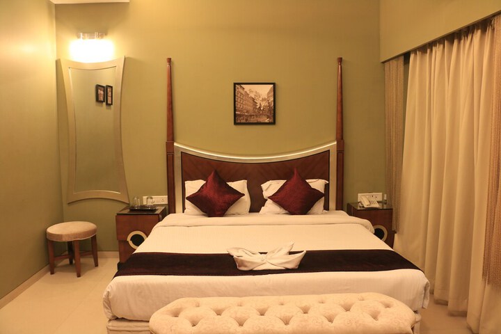 Room 9 of 47