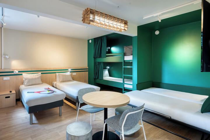 Room 2 of 45