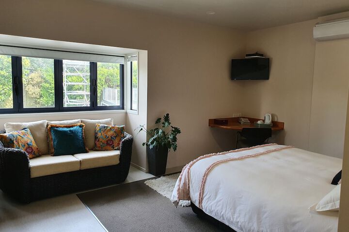 Room 8 of 37