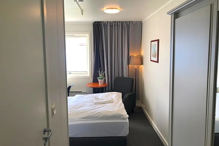 Room 2 of 13