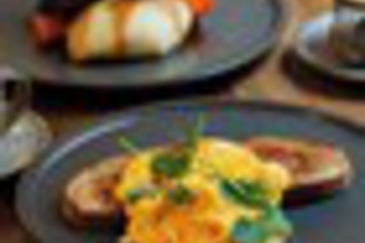 Dining 308 of 318