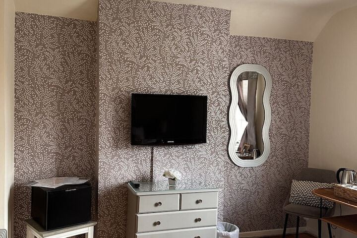 Room 8 of 24