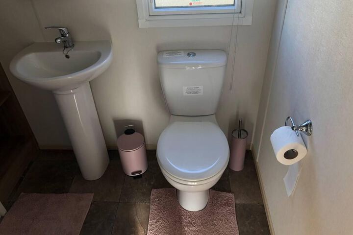 Room 12 of 18