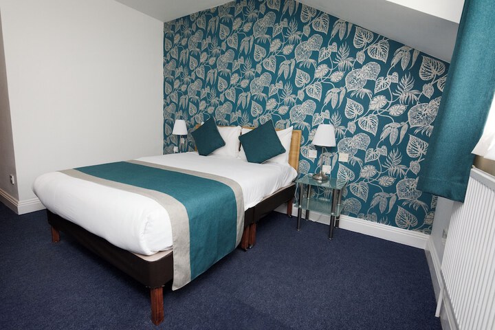 Room 6 of 42