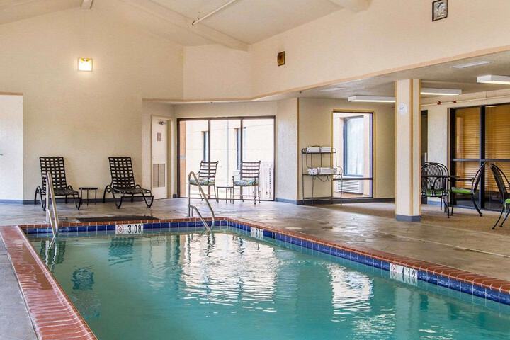 Pool 31 of 38