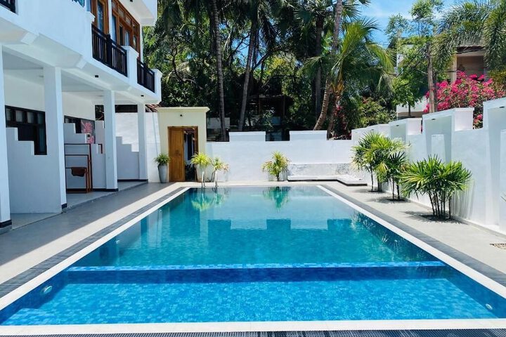 Pool 16 of 26
