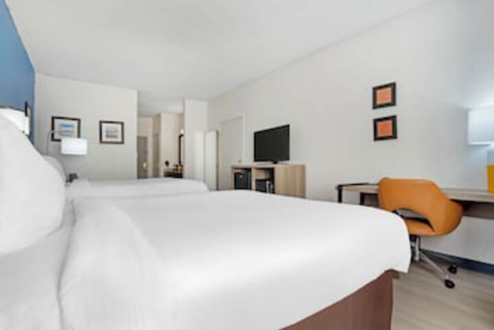 Room 37 of 213