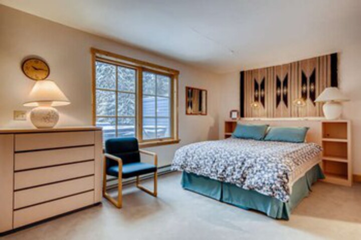 Room 28 of 38