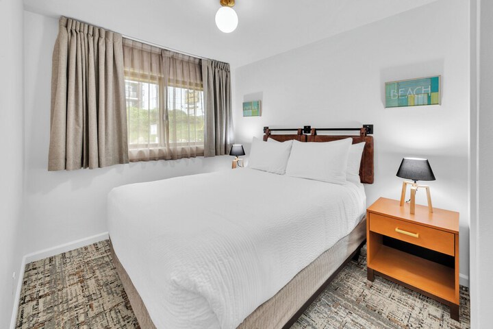 Room 32 of 220