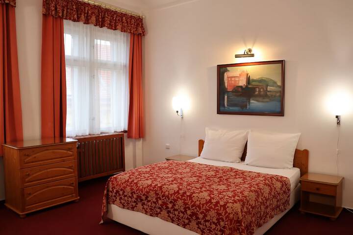 Room 3 of 21