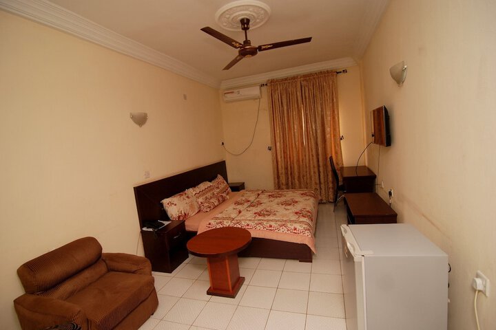 Room 5 of 40