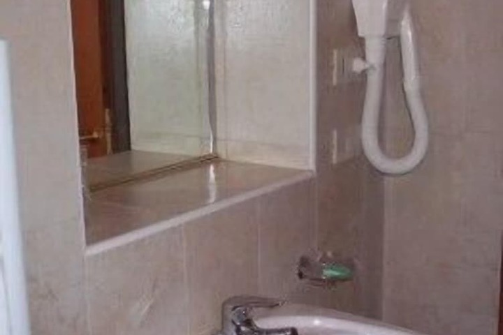 Room 14 of 25