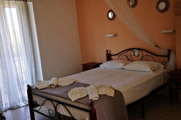 Room 7 of 38