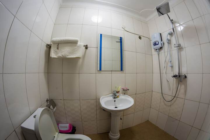Room 15 of 38