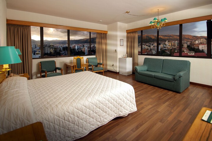 Room 14 of 60
