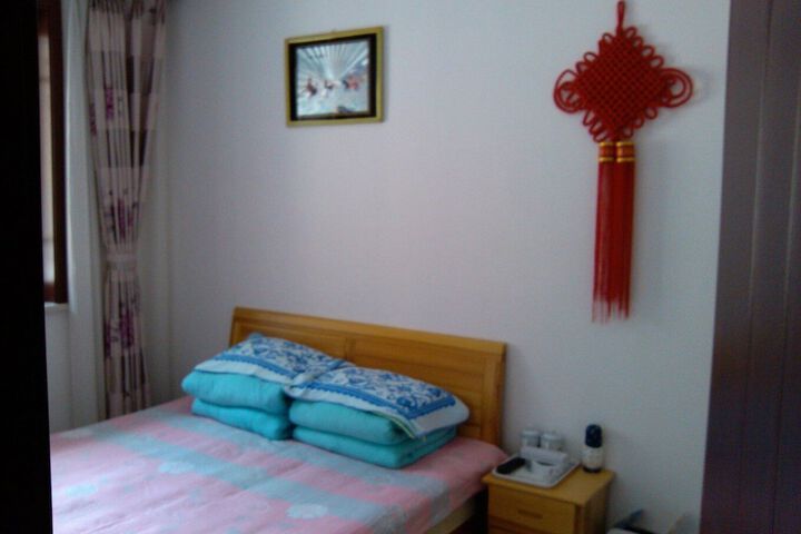 Room 2 of 9