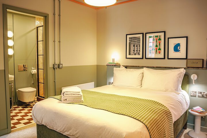 Room 7 of 36