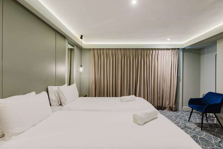 Room 198 of 263