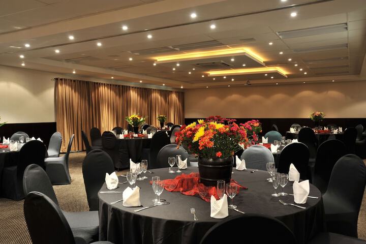 Ballroom/Hall 57 of 64