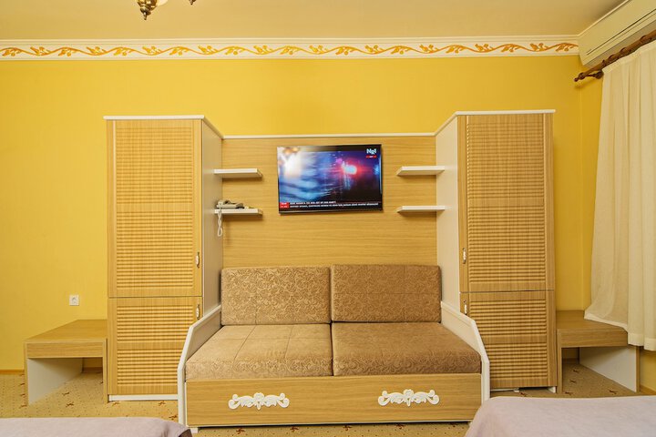 Room 17 of 47