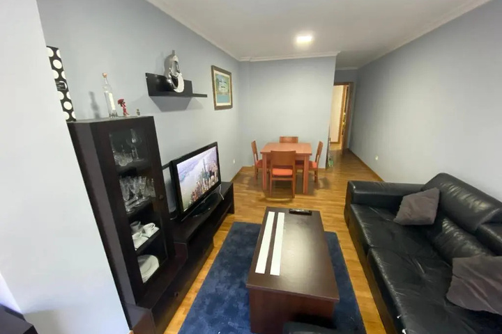 Room 4 of 10