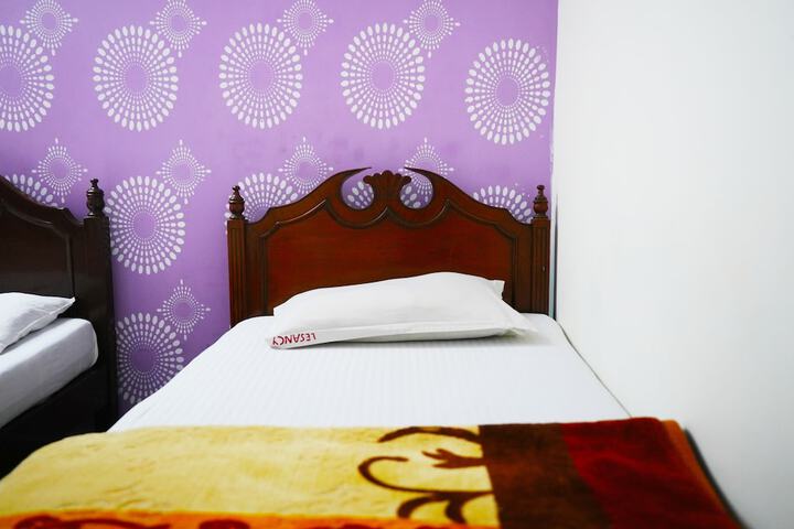 Room 21 of 37